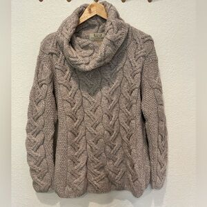 Aran Sweater Market Aran island, Ireand 100% Wool Knit Sweater